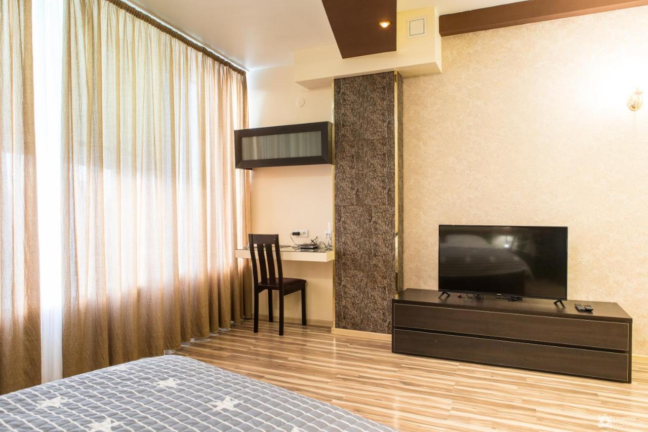 Seven Eleven Apartment Hotel In Most City Dnipro Eksteriør billede