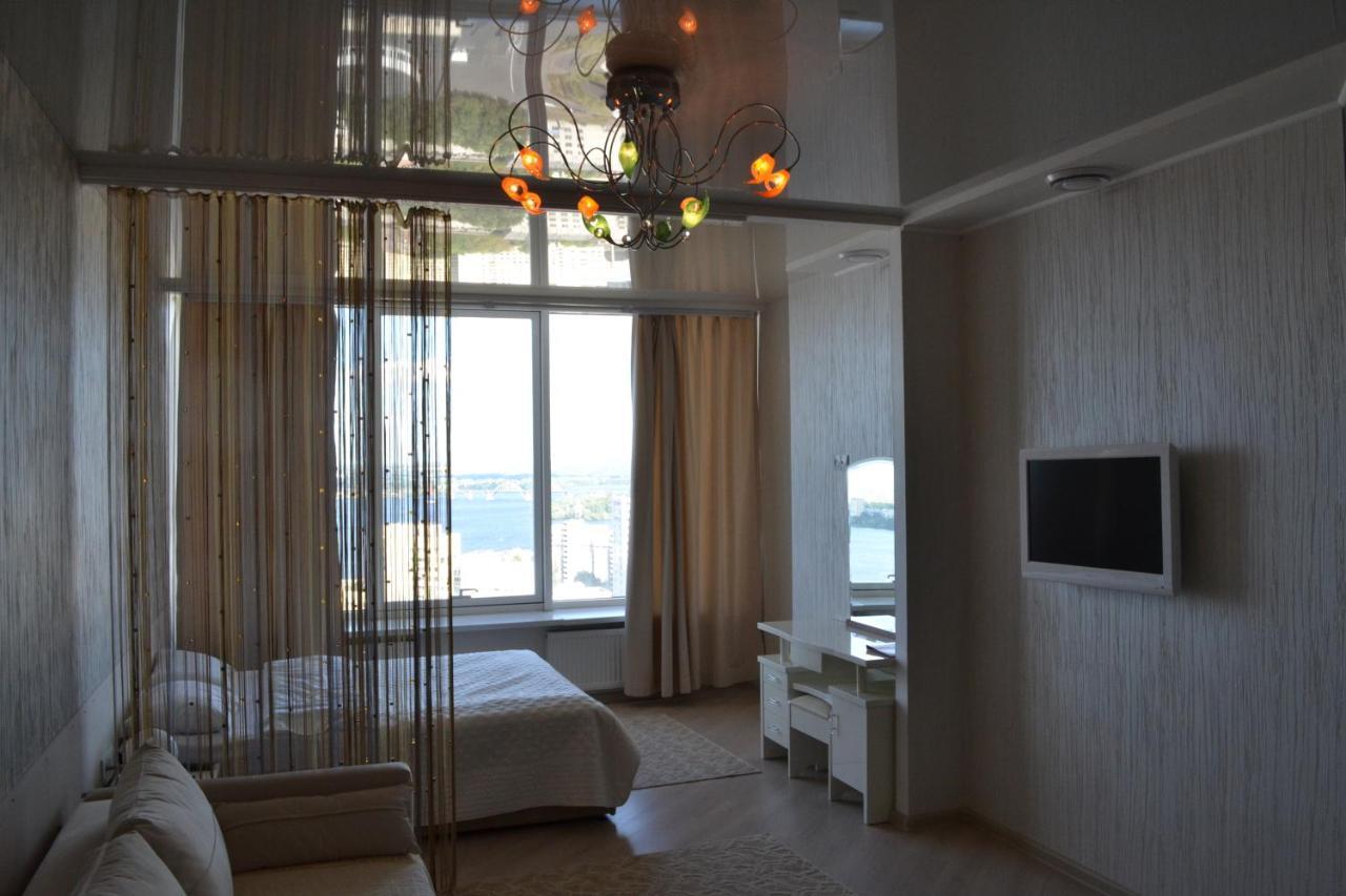Seven Eleven Apartment Hotel In Most City Dnipro Eksteriør billede